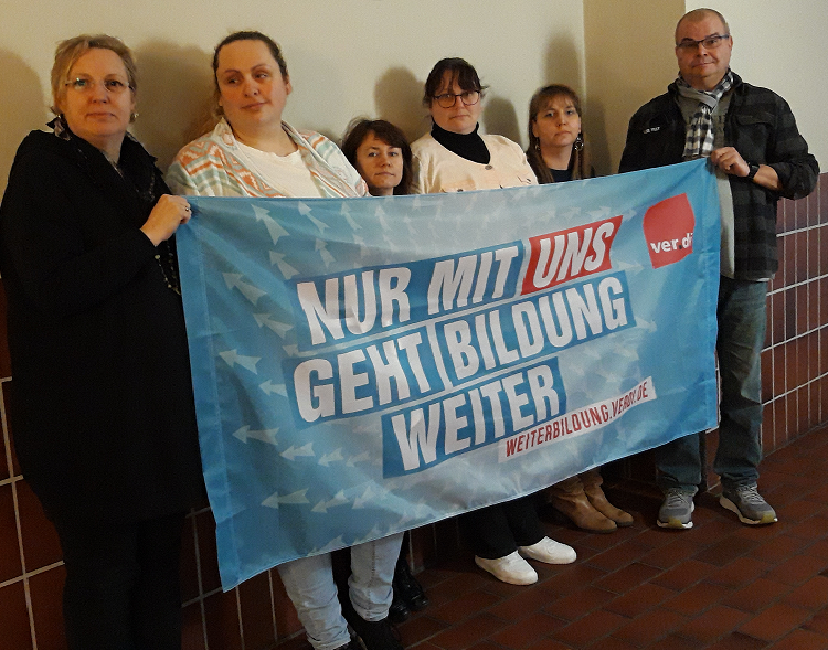 DAA Hamburg Harburg Aktionstag 01.12. Wir wollen mehr Geld